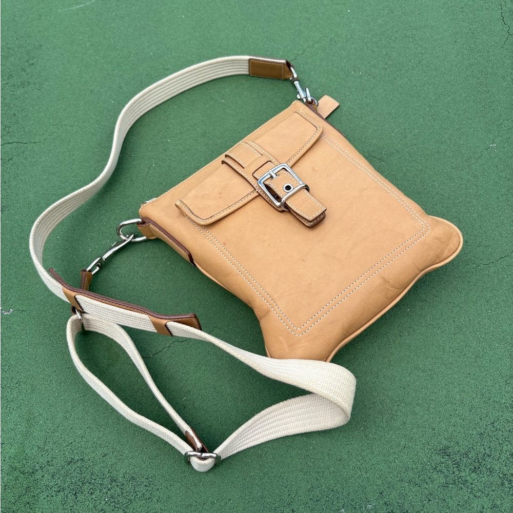 Vintage Coach Tan Leather Crossbody with Cream Strap light brown
